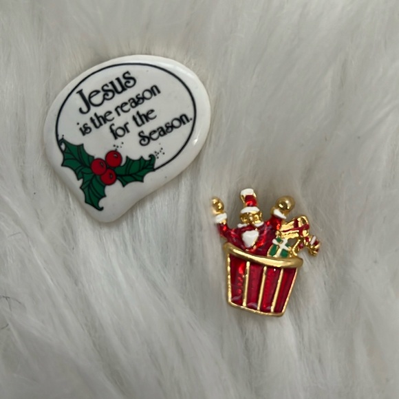 🎄Holiday Brooch - Vintage 90’s - Christmas Brooch Pin - Picture 8 of 8